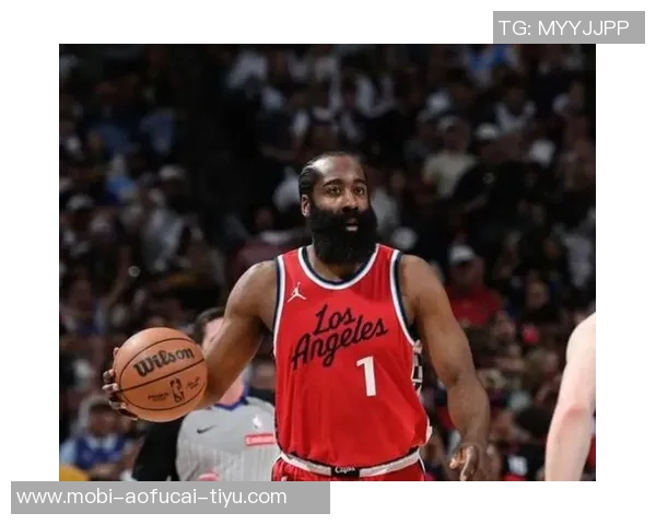 哈登坦言队友表现出色时内心矛盾既想助攻又想让他继续发挥