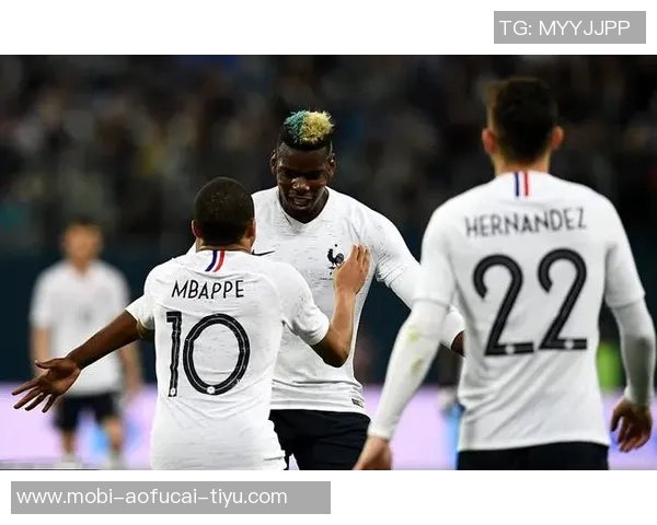 前裁判解读卢库米与戴维争议推搡事件及博洛尼亚红牌判罚合理性